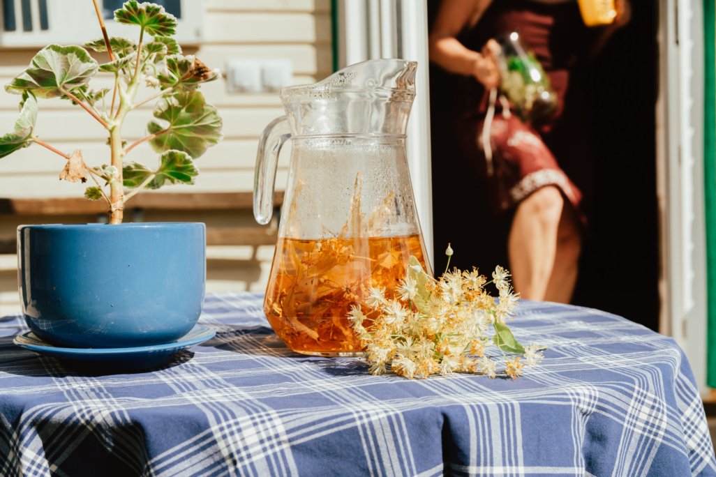 Should you sauna before or after tanning? 9 Drink water to stay hydrated